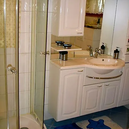 Le Relais Du Chateau לינה וארוחת בוקר אייגל
